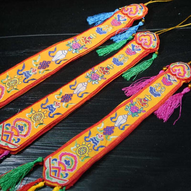 Otto bandiere di buon auspicio - Embroidery Handicraft recensione e prezzo