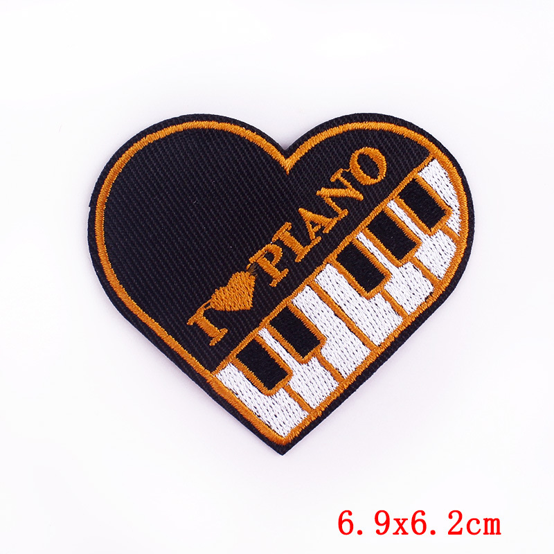 Designer Punk Love Heart Iron- - Embroidery Design Love recensione e prezzo