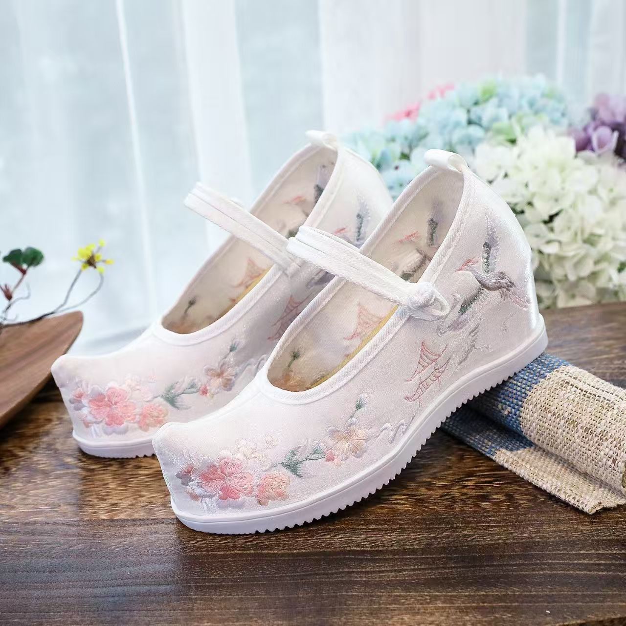 Scarpe da donna ricamate inter - Embroidery Wedding recensione e prezzo
