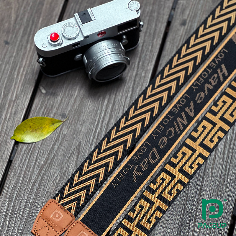 Tracolla per fotocamera ricama - Embroidery Alpha recensione e prezzo